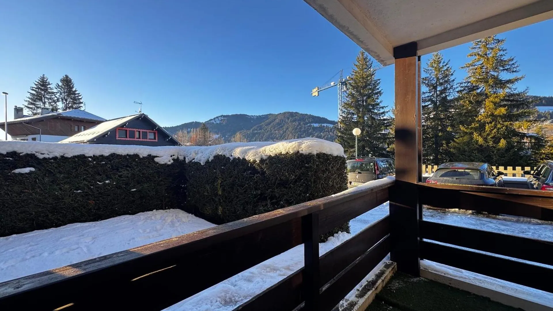 Apartment With Balconies On The Snow Front Megeve